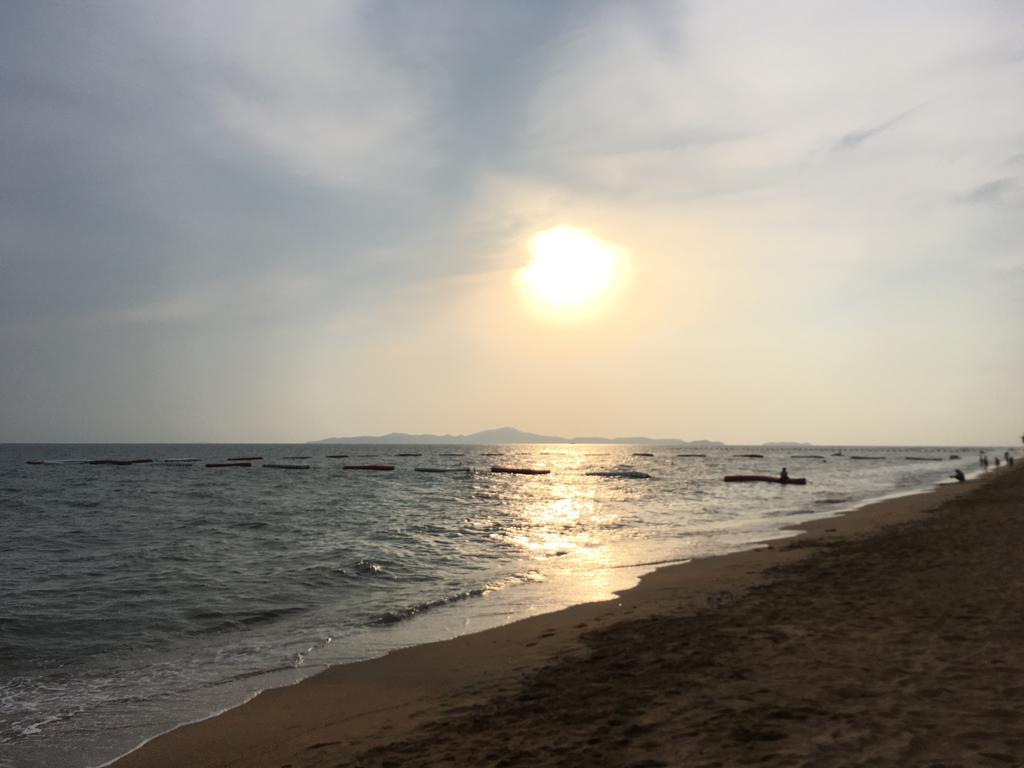 Breezy House Appartement Jomtien Beach Buitenkant foto