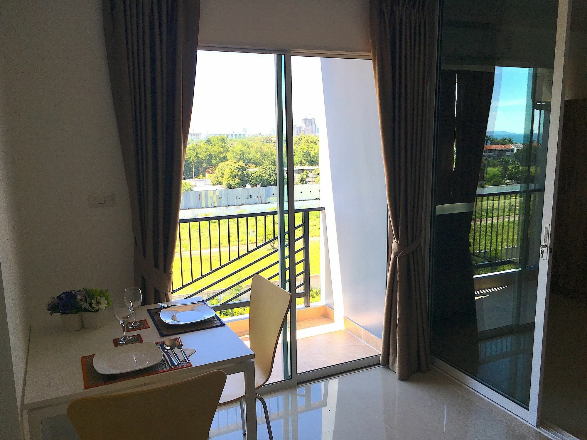 Breezy House Appartement Jomtien Beach Buitenkant foto